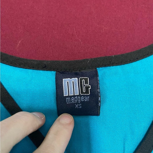 Women’s scrub top lot - Picture 2 of 4